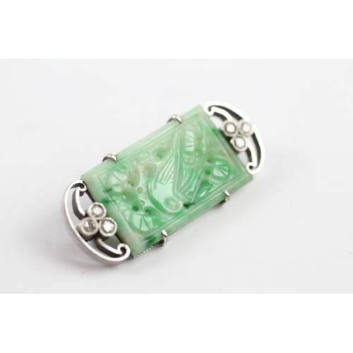 361 - 9ct white gold jade and diamond brooch (3.8g)