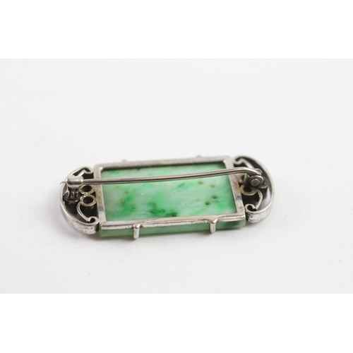 361 - 9ct white gold jade and diamond brooch (3.8g)