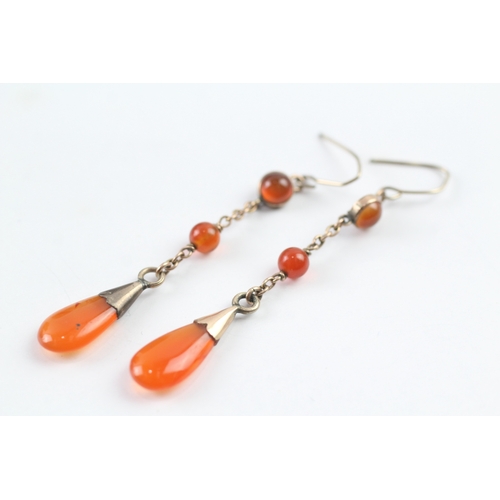 367 - 9ct gold Victorian carnelian drop earrings (2.9g)