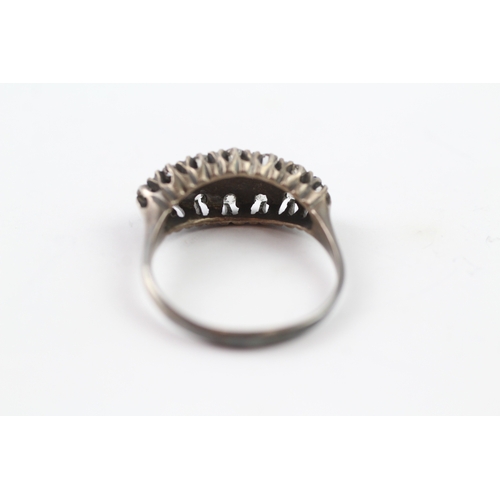 371 - A gold and diamond ring (4.6g) Size T