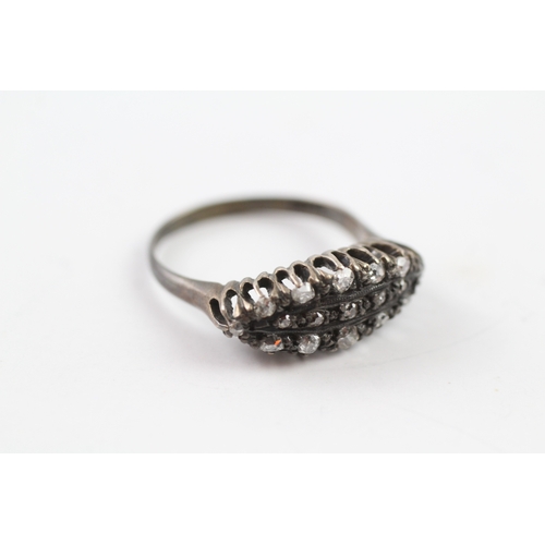 371 - A gold and diamond ring (4.6g) Size T