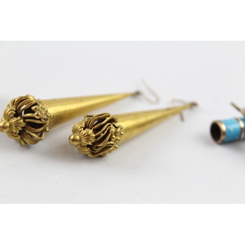 410 - A collection of antique jewellery including a retractable pencil fob (34g)