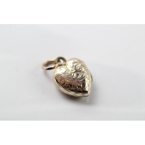 452 - 9ct gold back and front heart design locket (1.7g)