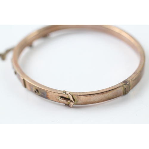 467 - An antique gold buckle bangle (7.7g)