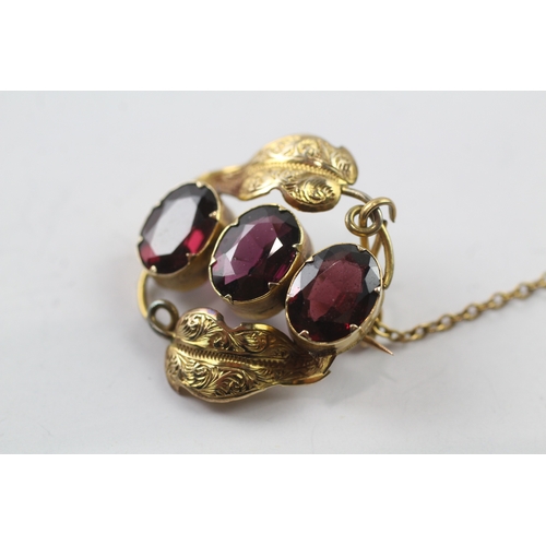 473 - 6ct gold antique garnet brooch (3.7g)