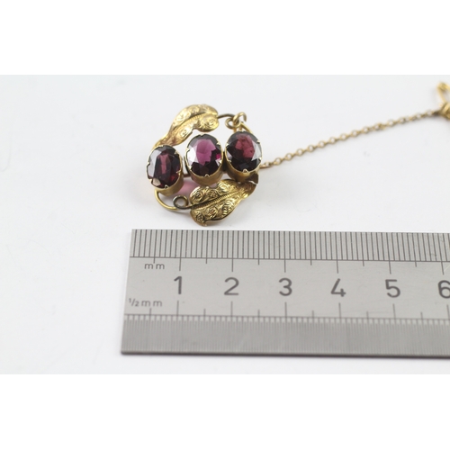 473 - 6ct gold antique garnet brooch (3.7g)