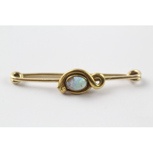 493 - 15ct gold opal set snake design brooch (4.5g)