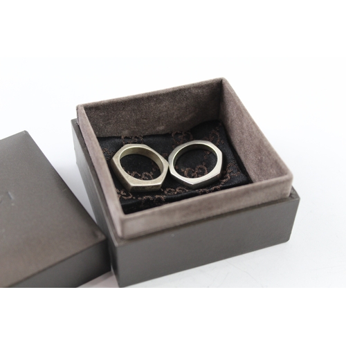 50 - Two silver rings by Gucci (18g) Size T + T