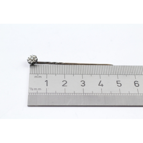 520 - 9ct gold old cut diamond stick pin (1g)