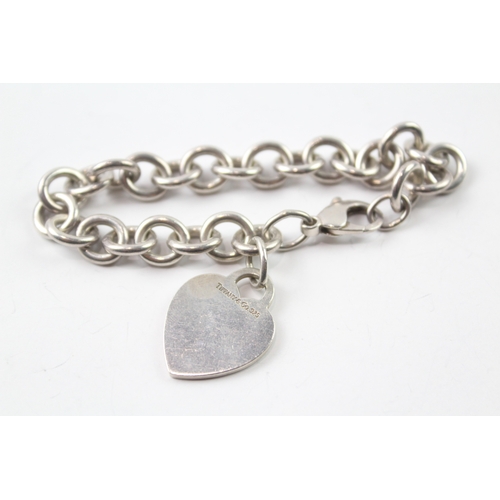 531 - A silver bracelet by Tiffany and Co (36g)