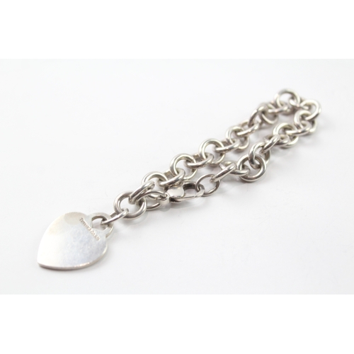 531 - A silver bracelet by Tiffany and Co (36g)