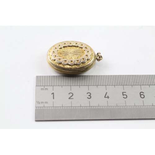 532 - 9ct gold back and front Victorian locket (9.4g)