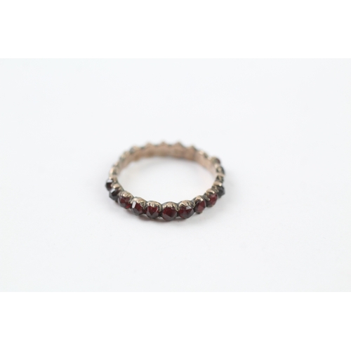 54 - Victorian Bohemian garnet bangle and ring (15.4g) Size M