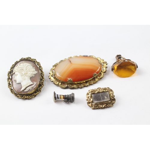 540 - A collection of antique jewellery including an agate seal (70g)