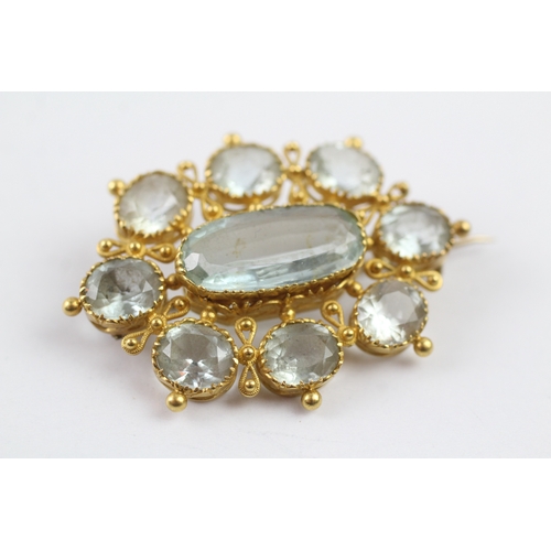 55 - 21ct gold vintage aquamarine brooch (10.5g)