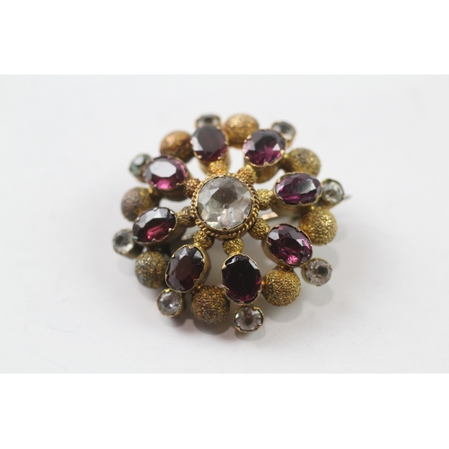 556 - 18ct gold antique garnet and paste brooch (4.1g)