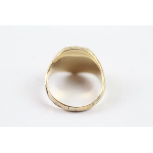 575 - 12ct gold antique sardonyx intaglio signet ring (4.2g) Size O