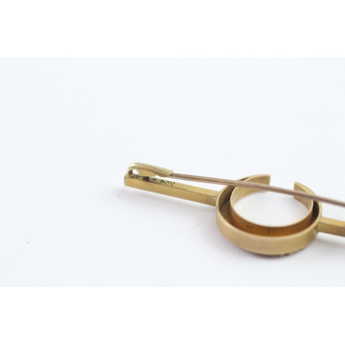 58 - 9ct gold antique crescent bar brooch (3.6g)