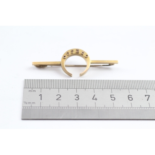 58 - 9ct gold antique crescent bar brooch (3.6g)