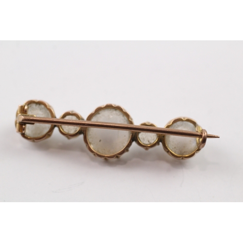 64 - 9ct gold Victorian moonstone brooch (4.6g)