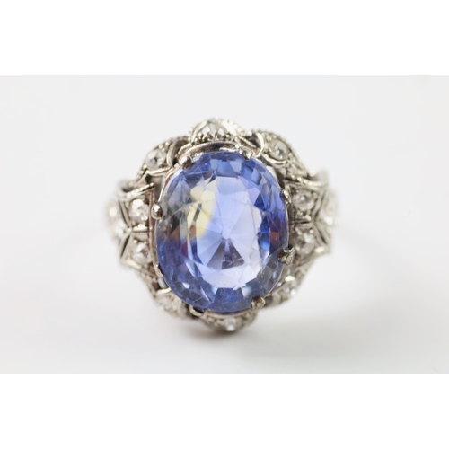 75 - 18ct gold diamond and sapphire ring (7.5g) Size R 1/2