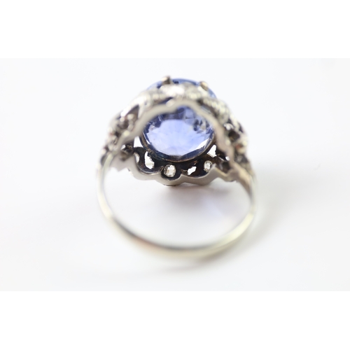 75 - 18ct gold diamond and sapphire ring (7.5g) Size R 1/2