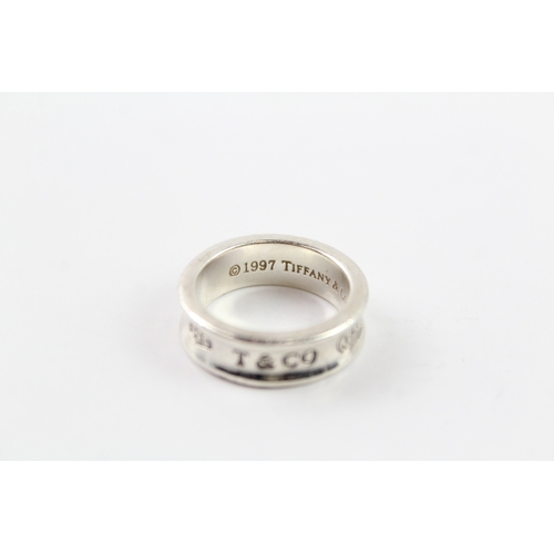 8 - A silver ring by Tiffany and Co (8g) Size O