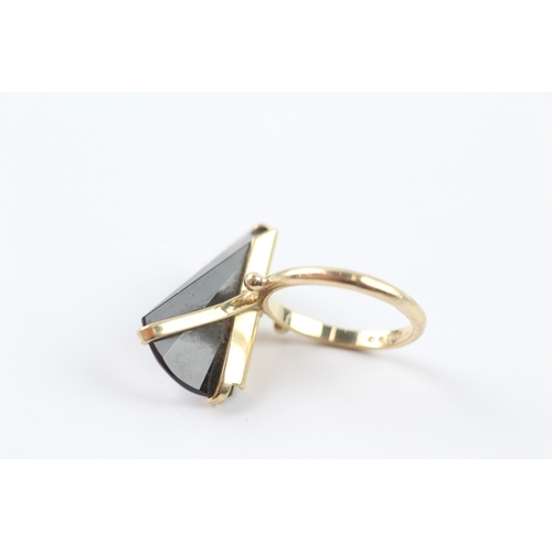 87 - 9ct gold smoky quartz cocktail ring (6.5g) Size N