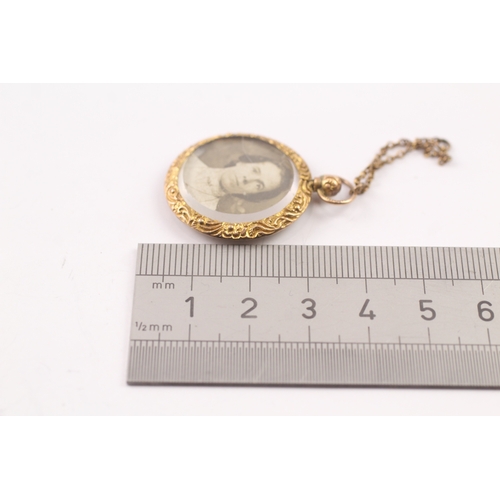 88 - 9ct gold antique double photo locket (11g)