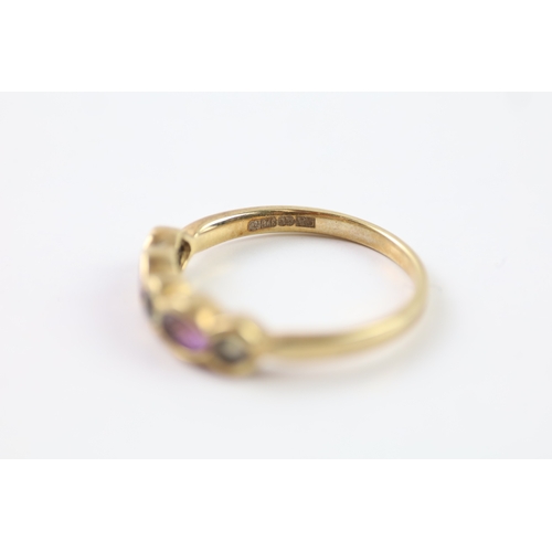 93 - 9ct gold amethyst and white gemstone ring (2.4g) Size P