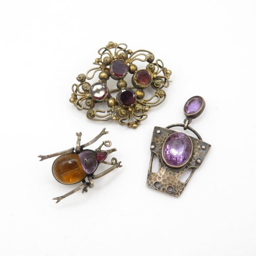 154 - A collection of antique silver jewellery including a Murrle Bennet pendant for restoration (12g)