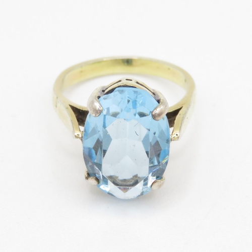 179 - 9ct gold blue paste solitaire ring (3.3g) Size J 1/2