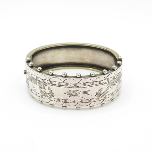 209 - A Victorian silver bangle (21.7g)