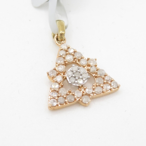 428 - 9ct gold diamond set pendant (1.6g)