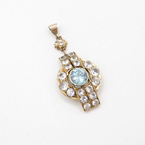 439 - 9ct gold white sapphire and blue zircon pendant (4.4g)