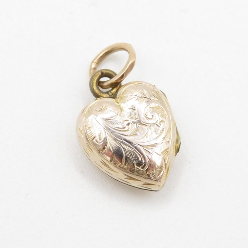 452 - 9ct gold back and front heart design locket (1.7g)