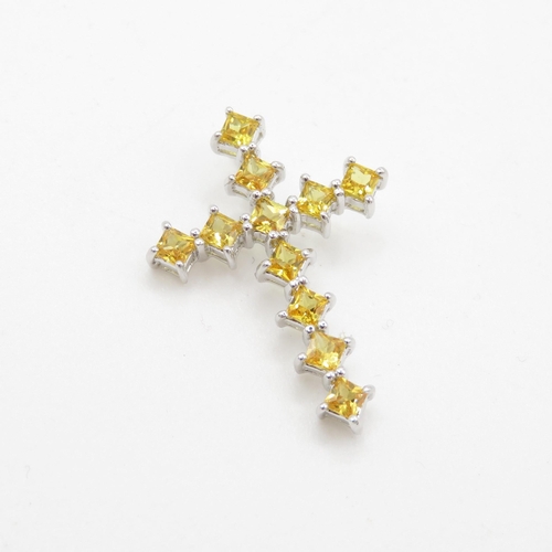 453 - 9ct white gold yellow gemstone cross pendant (2.5g)