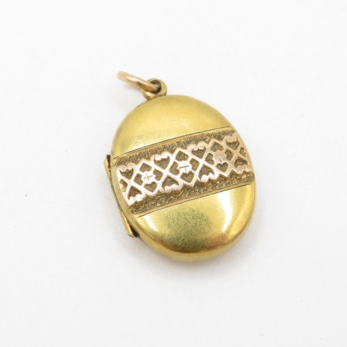 471 - 15ct gold locket (3.7g)