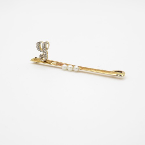 311 - 12ct gold bar brooch with pearls and diamond initial (1.7g)