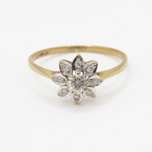 156 - 9ct gold diamond flower set ring (1.1g) Size L 1/2