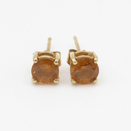 78 - 9ct gold citrine stud earrings (1g)