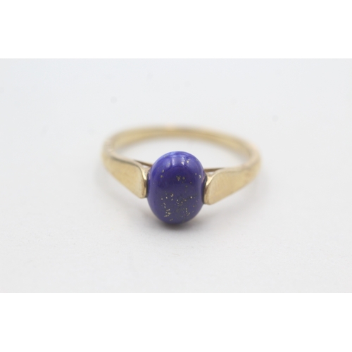 105 - 9ct gold cabochon cut lapis lazuli dress ring (2.9g) Size U