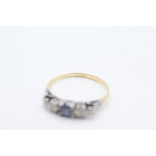 109 - 18ct gold square sapphire and diamond ring (1.4g) Size M 1/2