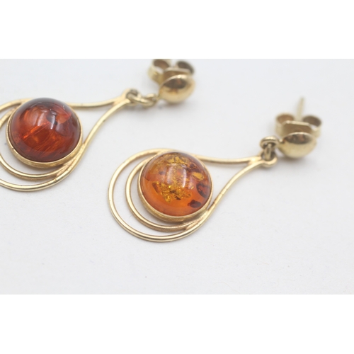 11 - 9ct gold and amber drop stud earrings (3.6g)