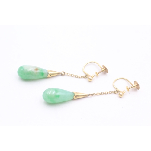 119 - 9ct gold antique jade drop earrings (4.8g)