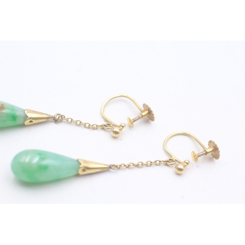 119 - 9ct gold antique jade drop earrings (4.8g)