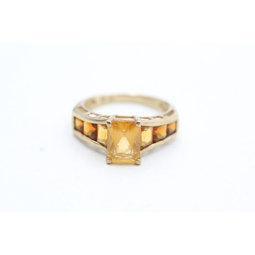 120 - 9ct gold vari-hue gemstone dress ring (2.8g) Size M