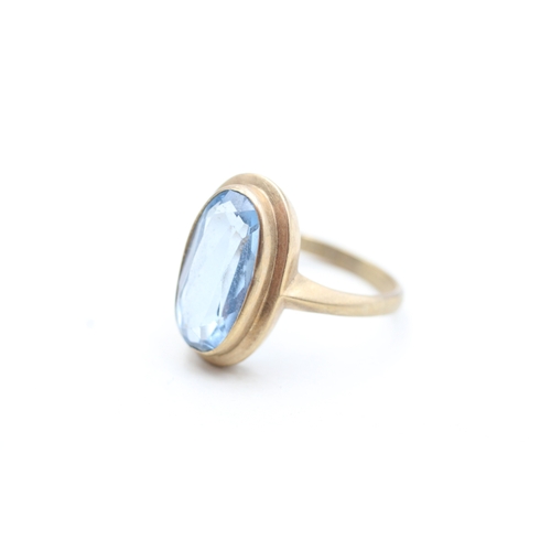 134 - 9ct gold vintage blue gemstone dress ring (4.1g) Size P