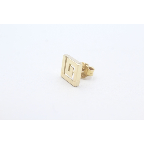 136 - 14ct gold Greek key stud earrings (2.1g)