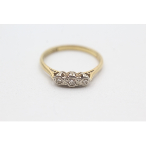 151 - 18ct gold diamond trilogy ring (3g) Size Q